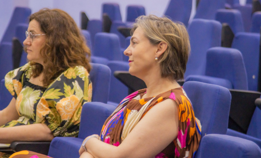 Paraná no mundo: UEPG forma 1ª doutora em Odontologia em cotutela com a Espanha