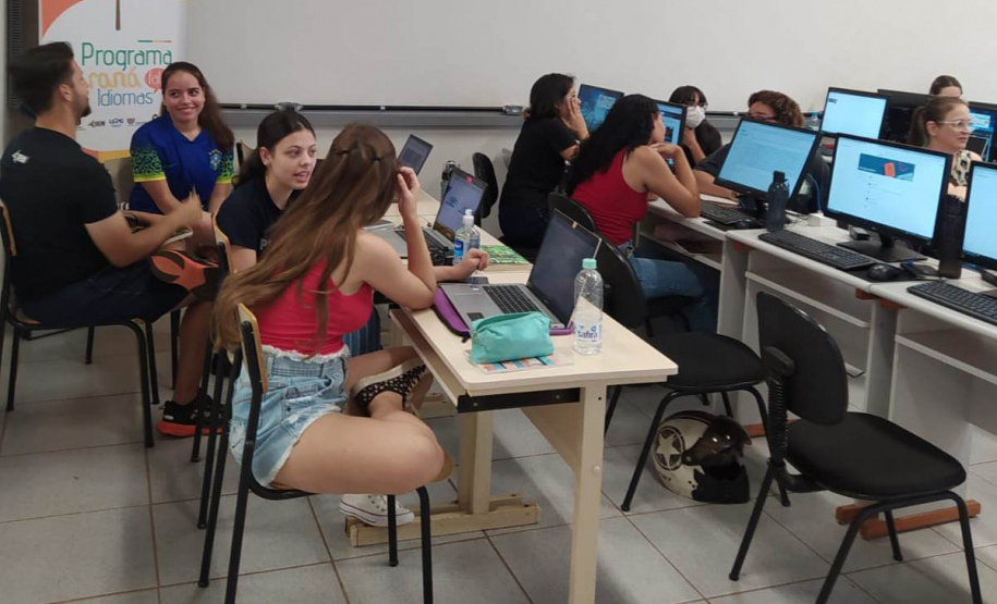 Paraná Fala Idiomas oferta mais de 4 mil vagas no primeiro semestre de 2025