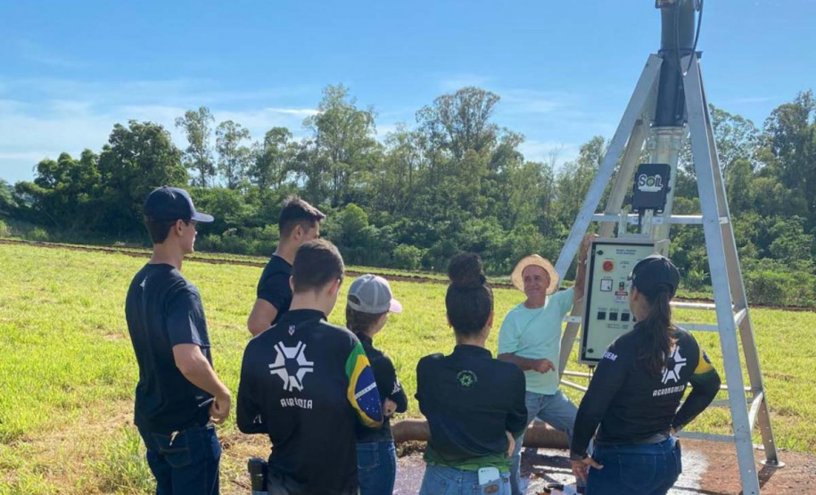Com apoio do Estado, UEM usa pivô central para capacitar alunos e técnicos em irrigação