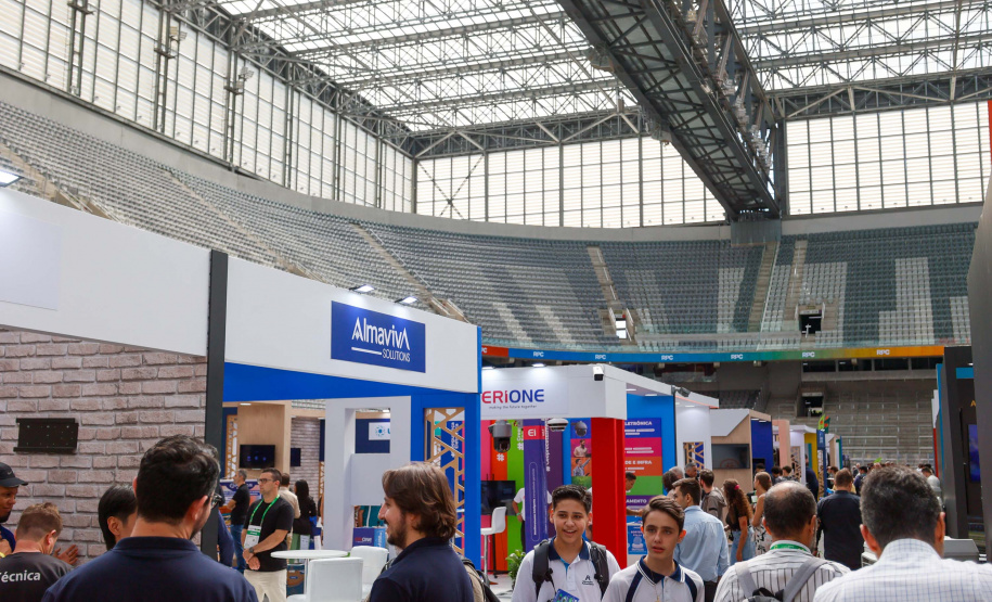 Paraná apresenta startups e serviços públicos tecnológicos na abertura do Smart City Expo