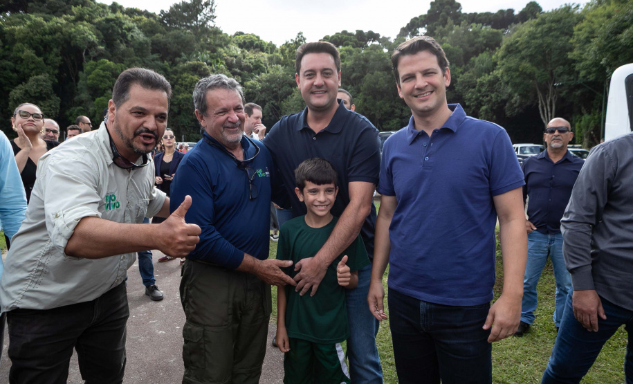 Estado repovoa Parque Passaúna em Curitiba com meio milhão de peixes nativos