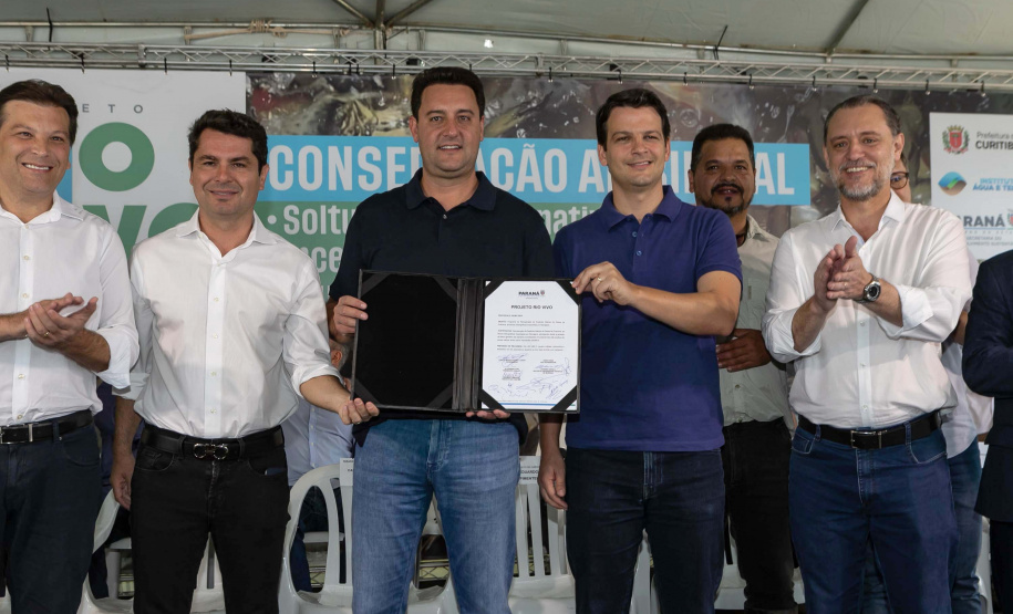 Estado repovoa Parque Passaúna em Curitiba com meio milhão de peixes nativos