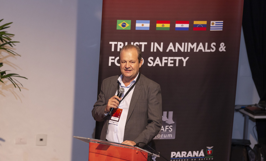 Paraná terá banco de antígenos e vacinas contra febre aftosa para atender todo o País