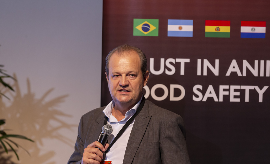 Paraná terá banco de antígenos e vacinas contra febre aftosa para atender todo o País