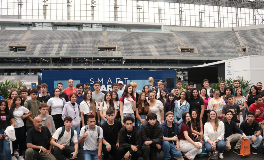 TI na prática: alunos do Talento Tech fazem visita imersiva na Smart City Expo Curitiba