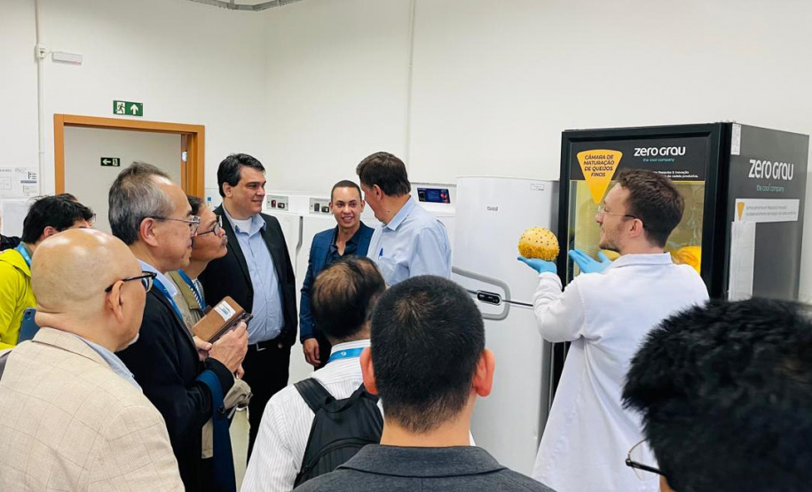 Universidades estaduais do Paraná recebem comitiva do Japão em busca de inovações