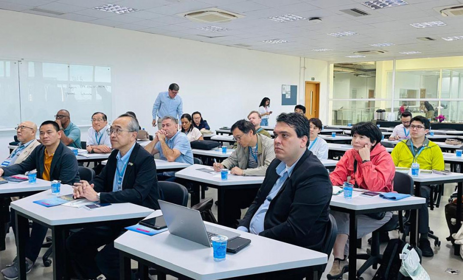 Universidades estaduais do Paraná recebem comitiva do Japão em busca de inovações