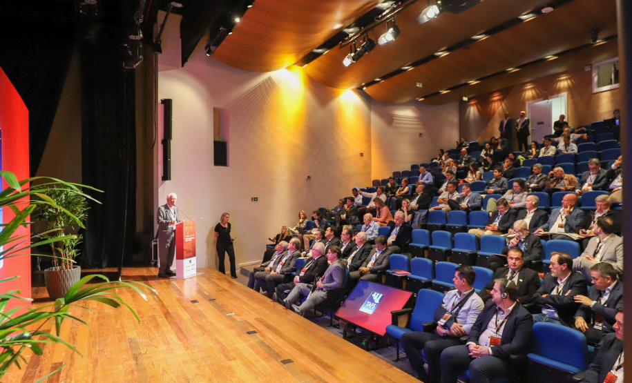 Paraná terá banco de antígenos e vacinas contra febre aftosa para atender todo o País