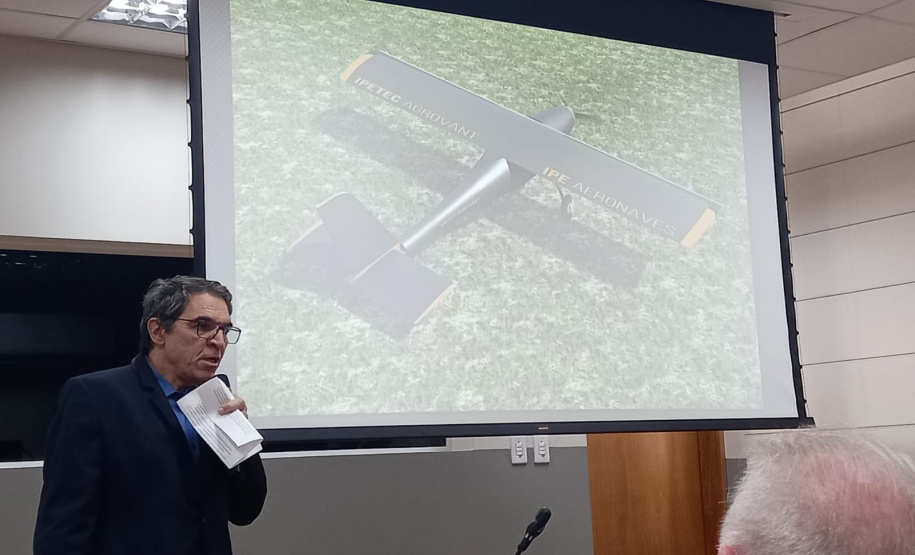 Pesquisa do Paraná desenvolve avião agrícola de pulverização não tripulado