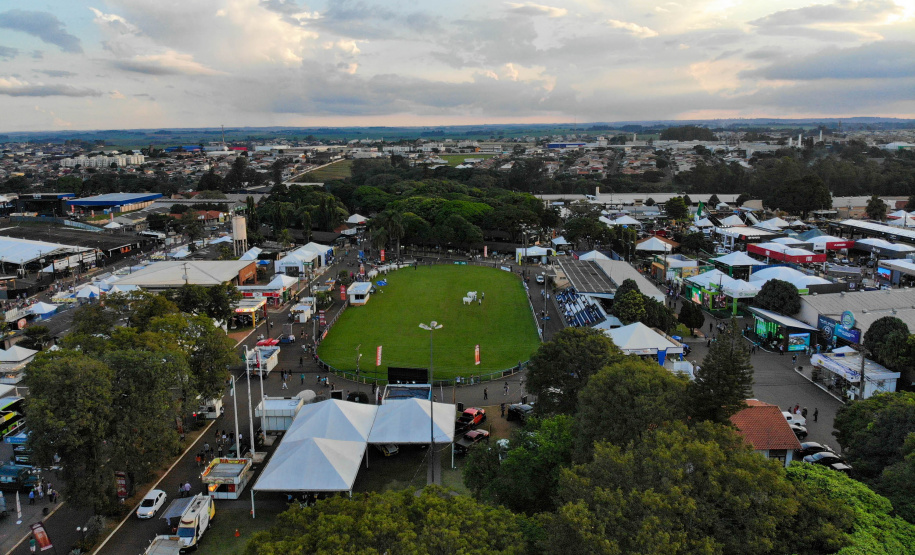 Governo do Paraná apresenta inovação e tecnologia aplicada ao agro na ExpoLondrina 2025