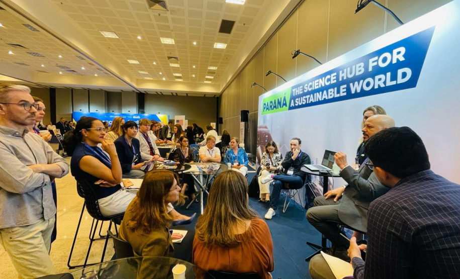 Paraná fortalece internacionalização universitária em evento global de educação