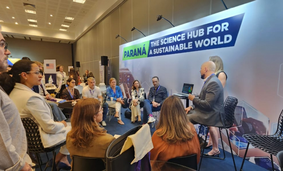 Paraná fortalece internacionalização universitária em evento global de educação