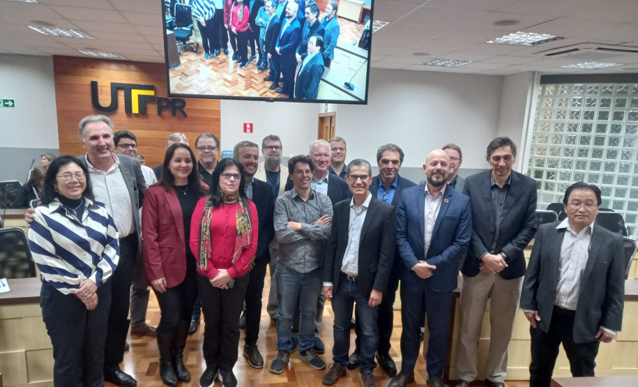 Pesquisa do Paraná desenvolve avião agrícola de pulverização não tripulado