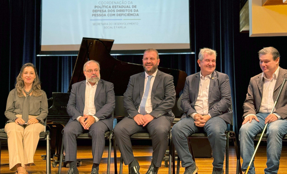 Professor cego assume Conselho Estadual dos Direitos da Pessoa com Deficiência