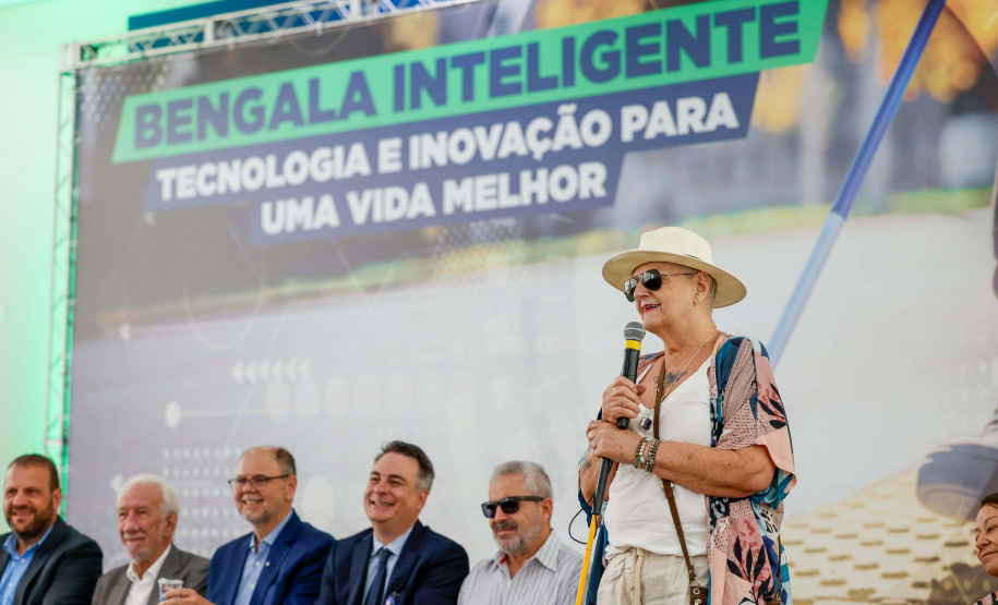 Governo do Paraná lança concurso de inovação para criação de bengalas inteligentes