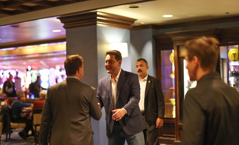 Ratinho Junior se reúne com presidente do Google Cloud para América para expandir parceria com Paraná