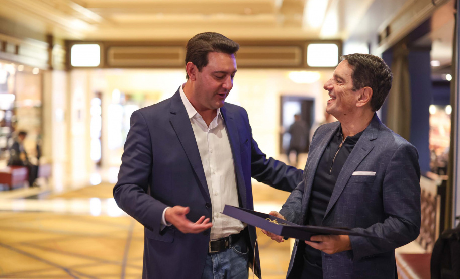 Ratinho Junior se reúne com presidente do Google Cloud para América para expandir parceria com Paraná