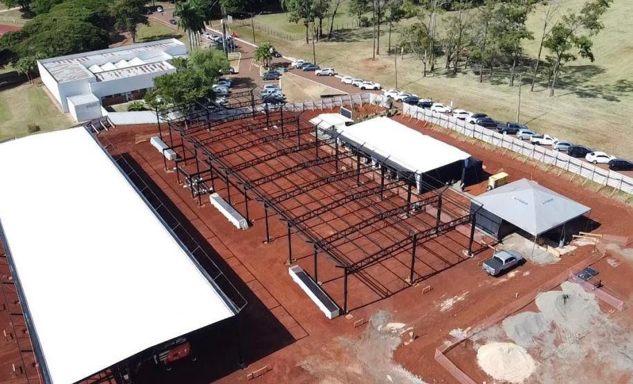 Com obras avançadas, Estado lança pedra fundamental do Centro de Inovação da UEL