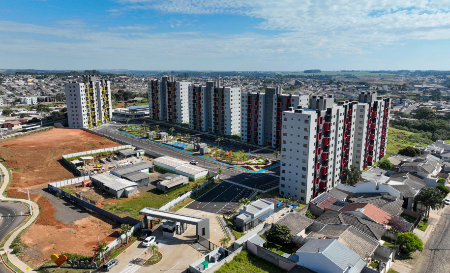 Sonho realizado: governador entrega residencial com 528 apartamentos em Guarapuava