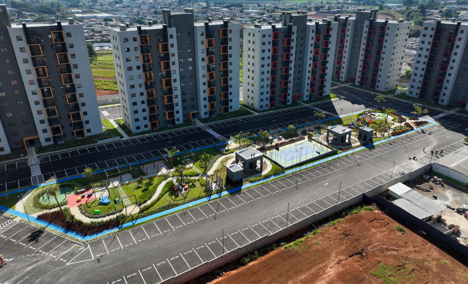 Sonho realizado: governador entrega residencial com 528 apartamentos em Guarapuava