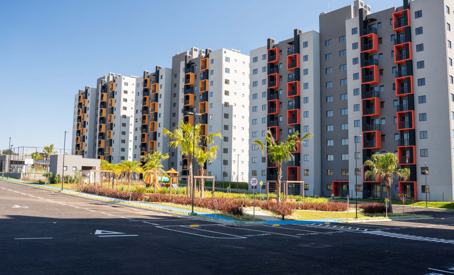 Sonho realizado: governador entrega residencial com 528 apartamentos em Guarapuava