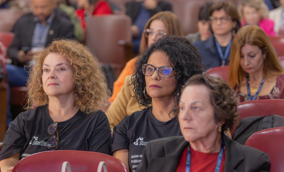 Universidades Estaduais do Paraná alinham políticas públicas com foco em resultados e boas práticas