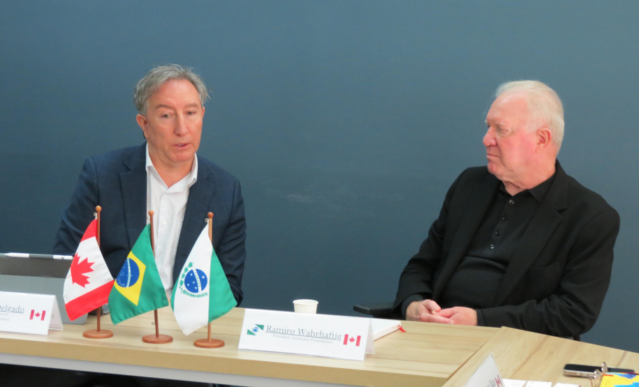Paraná e consórcio de universidades do Canadá discutem parcerias em ciência