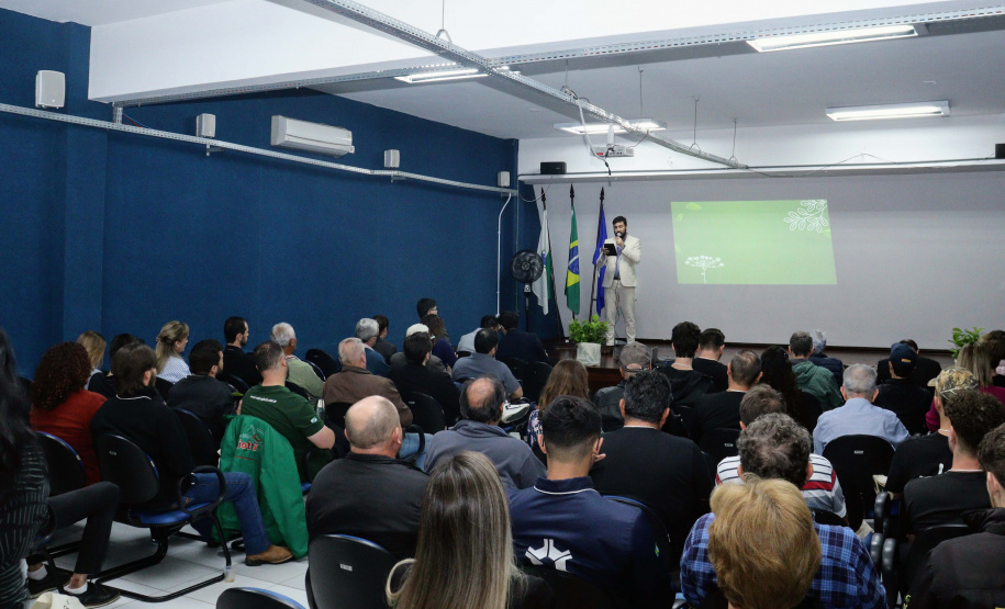 Paraná avança na internacionalização da erva-mate com novas parcerias