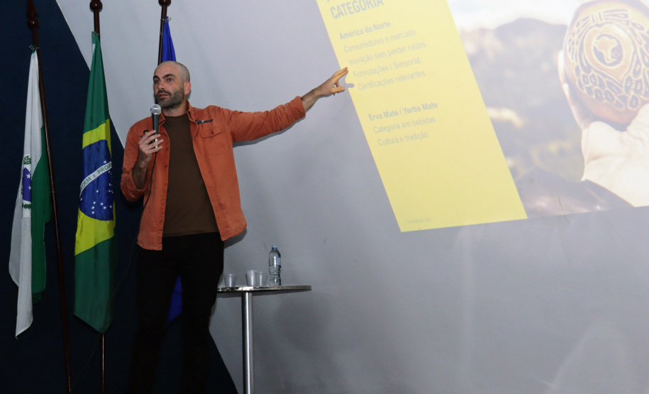 Paraná avança na internacionalização da erva-mate com novas parcerias