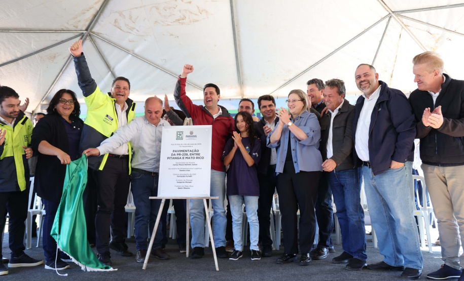 Fim do isolamento: governador entrega pavimentação da PR-239 entre Pitanga e Mato Rico