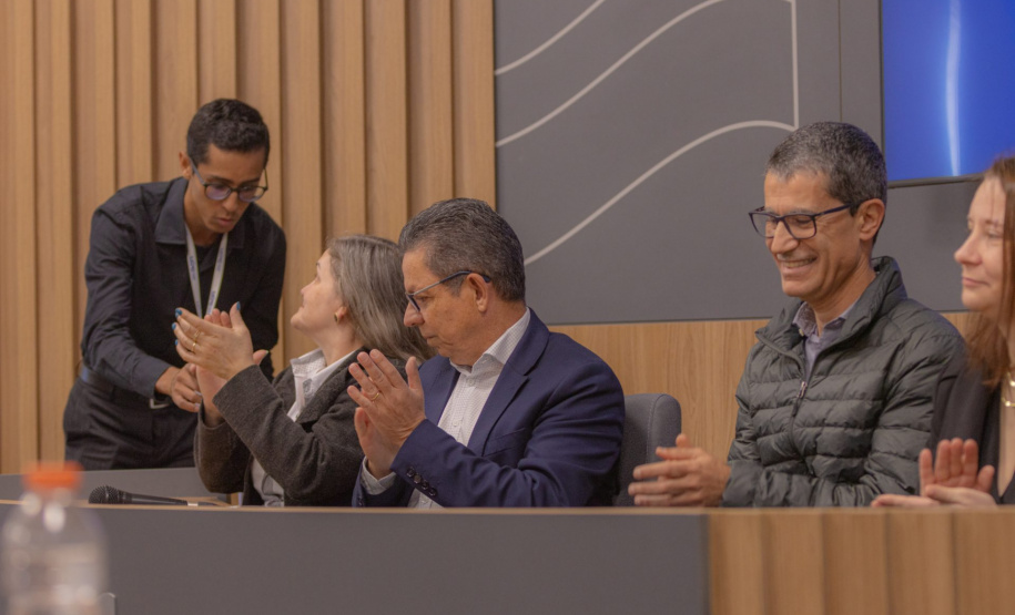 UEPG recebe terceira cientista ucraniana para desenvolvimento de pesquisas na poesia