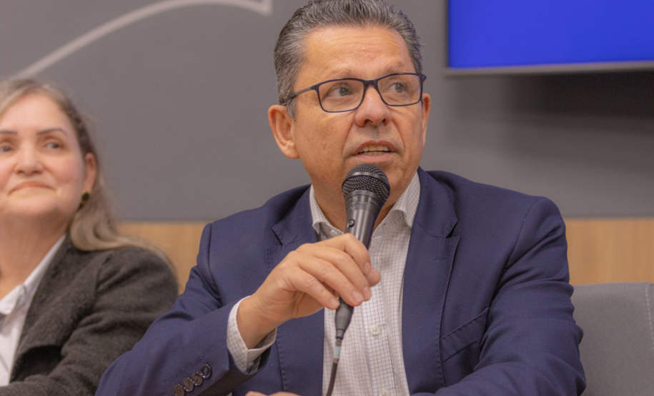 UEPG recebe terceira cientista ucraniana para desenvolvimento de pesquisas na poesia