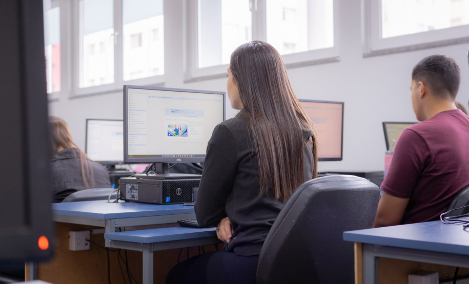 Paraná é o 1º estado a regulamentar cursos microcredenciais no Brasil