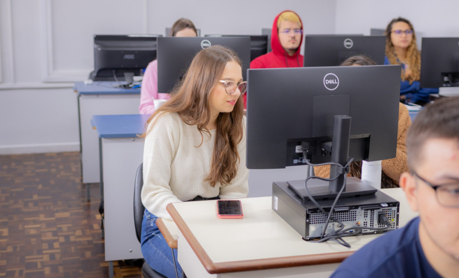 Paraná é o 1º estado a regulamentar cursos microcredenciais no Brasil