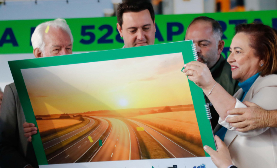 Sonho realizado: governador entrega residencial com 528 apartamentos em Guarapuava