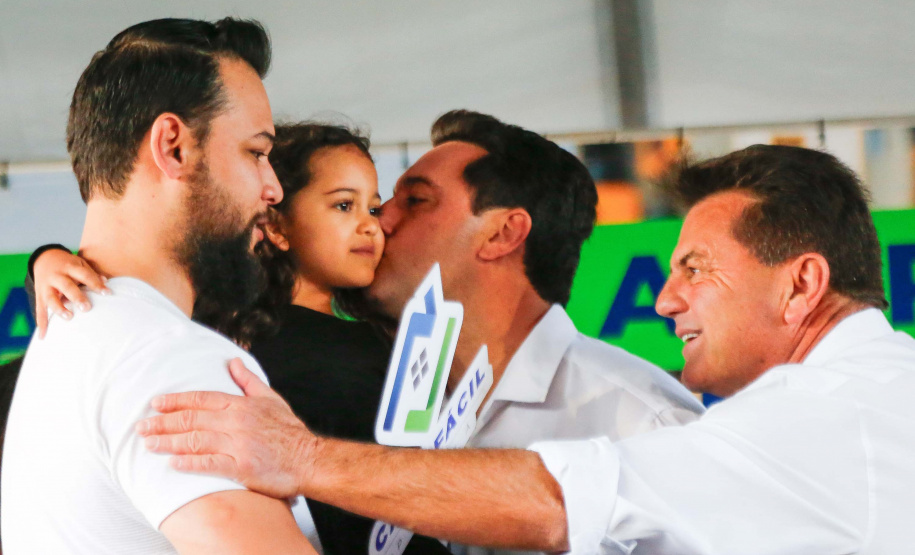 Sonho realizado: governador entrega residencial com 528 apartamentos em Guarapuava