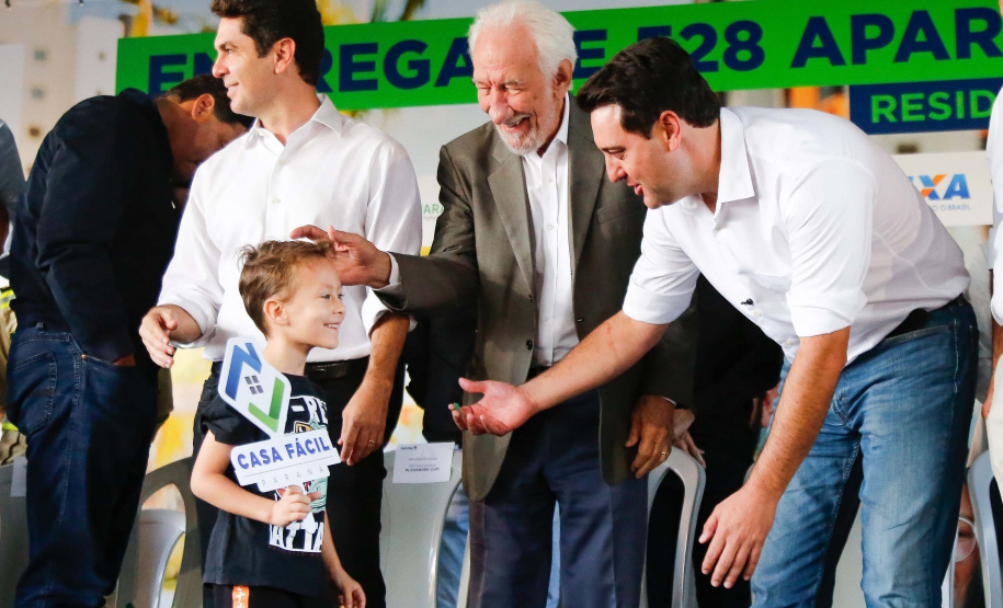 Sonho realizado: governador entrega residencial com 528 apartamentos em Guarapuava