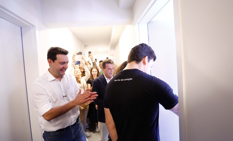 Sonho realizado: governador entrega residencial com 528 apartamentos em Guarapuava