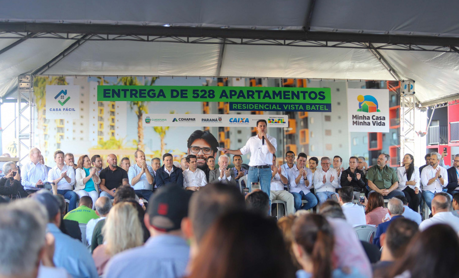 Sonho realizado: governador entrega residencial com 528 apartamentos em Guarapuava