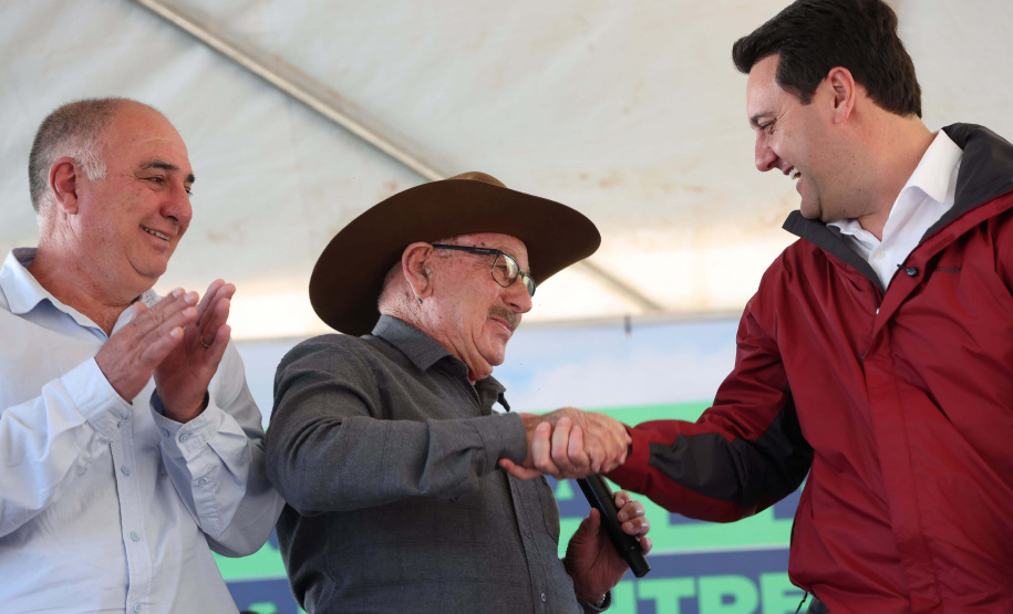 Fim do isolamento: governador entrega pavimentação da PR-239 entre Pitanga e Mato Rico