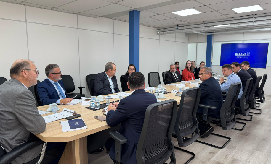 Paraná instala Conselho de IA e avança na regulamentação da tecnologia no setor público