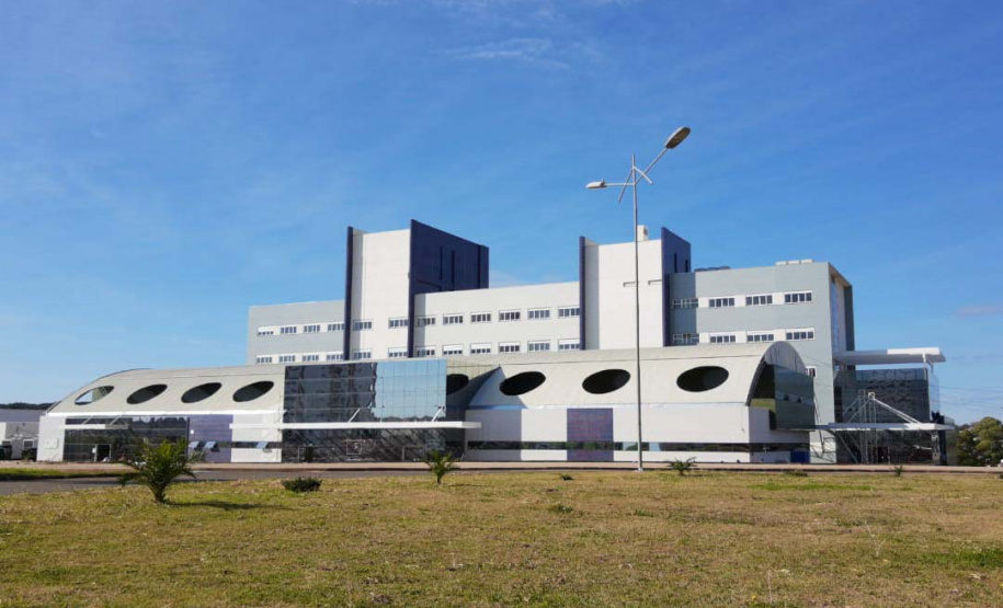 Hospital Regional do Centro-Oeste é referência em cirurgias eletivas e formação profissional