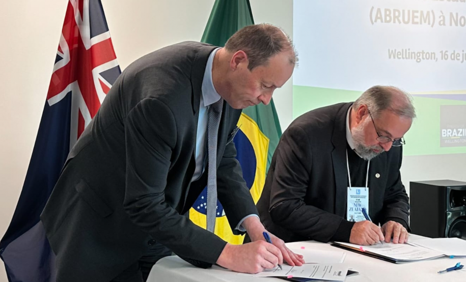 Paraná e Nova Zelândia firmam parceria entre universidades para pesquisa e intercâmbio