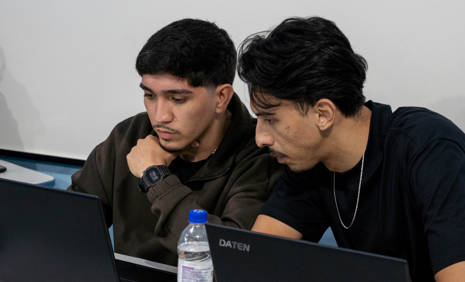 Travessia para o futuro: Talento Tech impulsiona carreira de jovens da Ilha das Peças