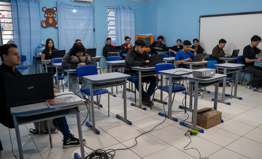 Travessia para o futuro: Talento Tech impulsiona carreira de jovens da Ilha das Peças