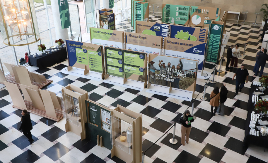 Modelo reconhecido pela ONU, cooperativismo do Paraná é celebrado no Palácio Iguaçu