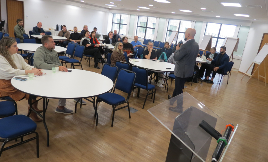 Paraná discute ações para tornar as cidades mais inteligentes e humanas por meio da CT&I