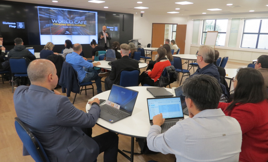 Paraná discute ações para tornar as cidades mais inteligentes e humanas por meio da CT&I