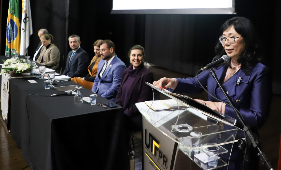 Na posse de vice-reitora, Piana diz que UTFPR é essencial na formação de trabalhadores