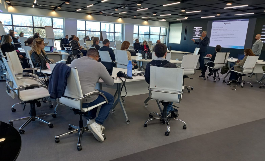 Evento discute papel da pós-graduação no fortalecimento da ciência e inovação do Paraná